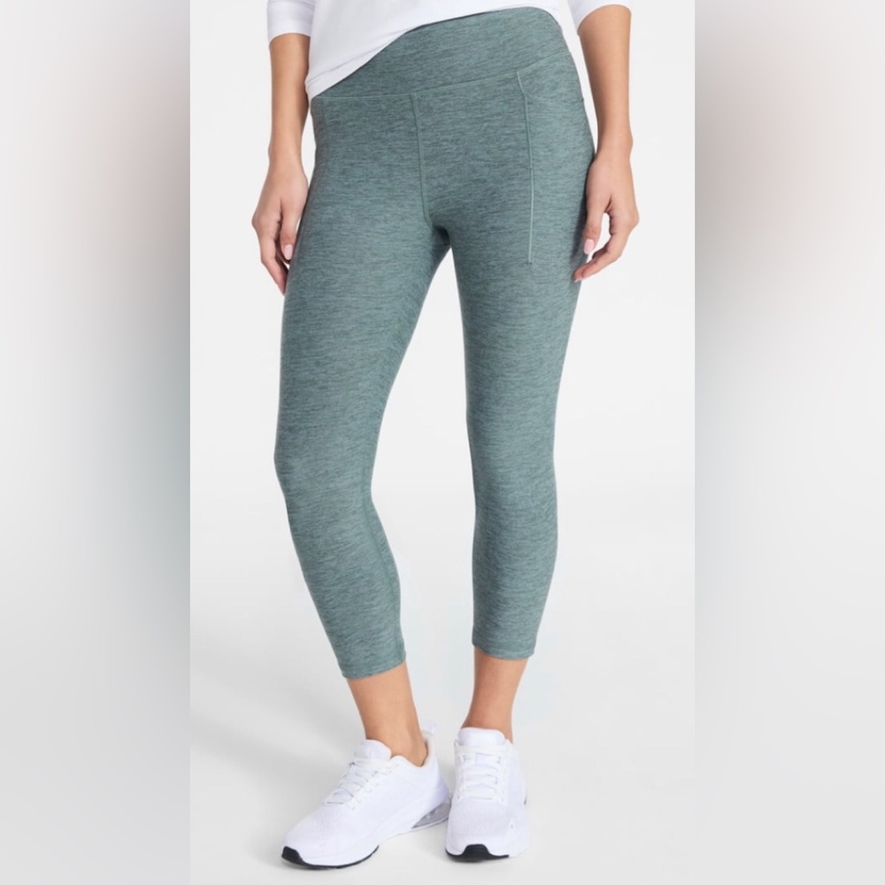 ATHLETIC WORKS Womens Athletic Capris Side Phone Pockets Size 2X 20W-22W New